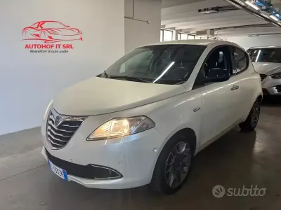 Usata Lancia Ypsilon Platinum 69 CV (50 kW) 2014 Bianco Utilitaria