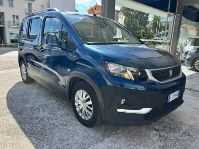 Usata Peugeot Rifter GT-line 102 CV (75 kW) 2019 Blu Monovolume
