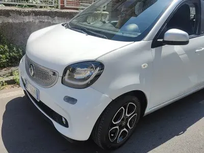 Usata Smart ForFour 61 CV (44 kW) 2016 Bianco Utilitaria