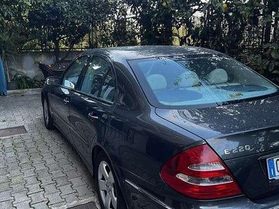 Occasion Mercedes E220 Avantgarde 150 ch (110 kW) 2005 Berline