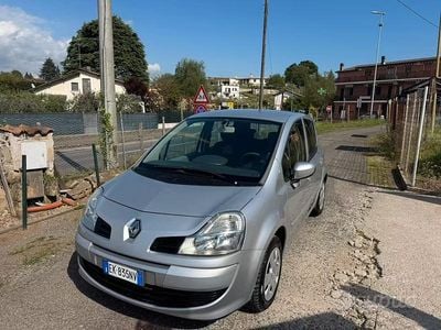 Usata Renault Modus 90 CV (66 kW) 2011 Grigio Monovolume