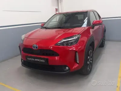 Usata Toyota Yaris 2022 Rosso Utilitaria