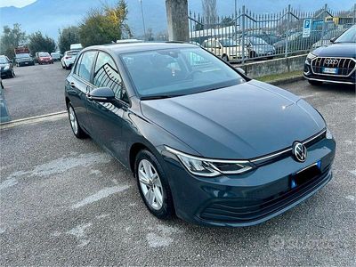 Usata VW Golf VIII 116 CV (85 kW) 2022 Grigio Berlina