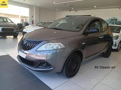Usata Lancia Ypsilon Silver 70 CV (51 kW) 2022 Grigio Utilitaria