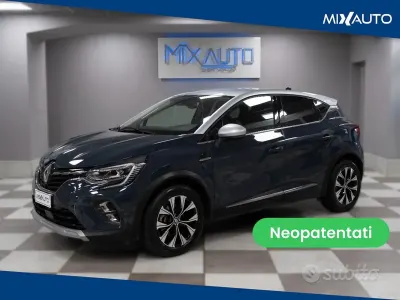 Usata Renault Captur Techno 94 CV (69 kW) 2023 Grigio SUV
