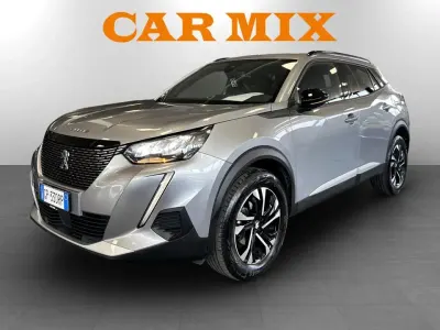 Usata Peugeot 2008 Allure 102 CV (75 kW) 2023 Grigio SUV