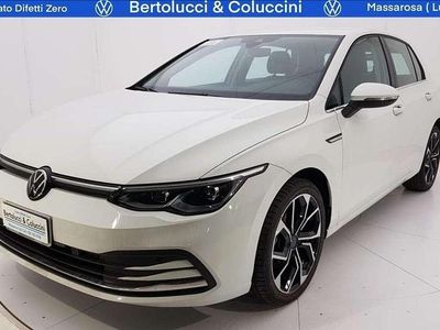 Bianco pastello Usata 2023 VW Golf Style Berlina | 28.000 € (Buon prezzo)