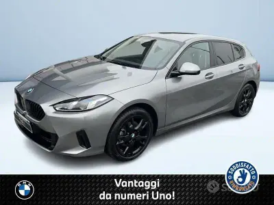 Usado BMW 118 Comfort Edition 149 HP (109 kW) 2025 Cinzento Citadino