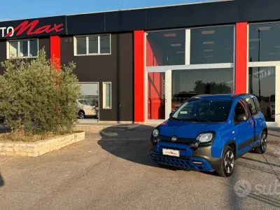 Usata Fiat Panda Cross Cross 69 CV (50 kW) 2020 Blu met. Utilitaria