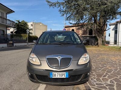 Usata Lancia Musa 69 CV (50 kW) 2006 Grigio Monovolume