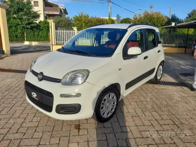 Usata Fiat Panda Lounge 69 CV (50 kW) 2013 Bianco Utilitaria