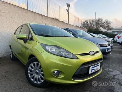 Usata Ford Fiesta 68 CV (50 kW) 2010 Verde Berlina
