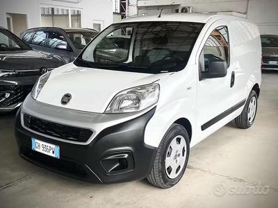 Begagnad Fiat Fiorino 95 HK (69 kW) 2021 Vit Minibuss