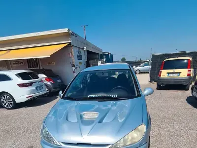 Usata Peugeot 206 109 CV (80 kW) 2003 Bluazzurro Berlina