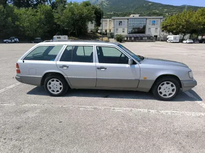 Usata Mercedes 200 136 CV (100 kW) 1995 Argento Station wagon