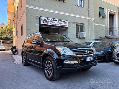 Usata Ssangyong (KGM) Rexton 155 CV (114 kW) 2014 Nero SUV