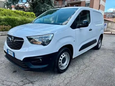 Usata Opel Combo Edition 101 CV (74 kW) 2023 Bianco