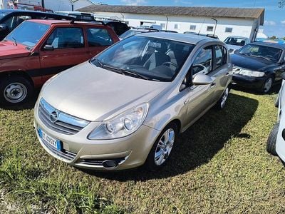 Occasion Opel Corsa 80 ch (58 kW) 2009 Doré Berline