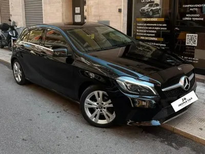 Usata Mercedes 180 109 CV (80 kW) 2017 Nero Berlina