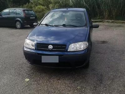 Usata Fiat Punto 69 CV (50 kW) 2004 Blu Utilitaria