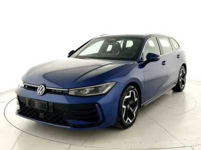 Nuova VW Passat R-line 193 CV (141 kW) 2026 Blu Station wagon