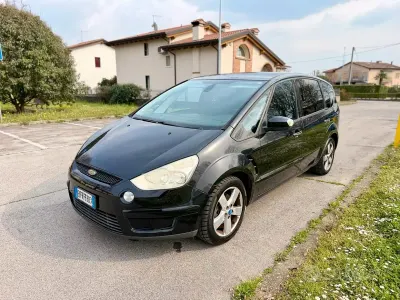 Usata Ford S-MAX Titanium 140 CV (102 kW) 2009 Bluazzurro Monovolume