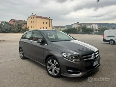 Käytetty Mercedes B180 Premium 109 HP (80 kW) 2016 Harmaa Tila-auto