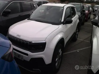 Begagnad Jeep Avenger Altitude 101 HK (74 kW) 2024 Vit SUV