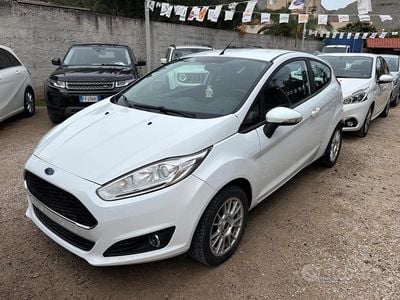 Usata Ford Fiesta Titanium 75 CV (55 kW) 2016 Bianco Berlina