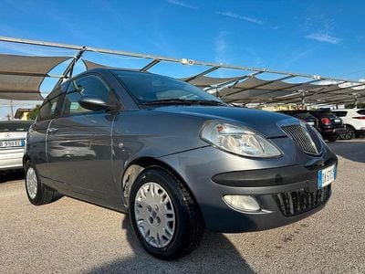 Usata Lancia Ypsilon 70 CV (51 kW) 2006 Grigio Utilitaria