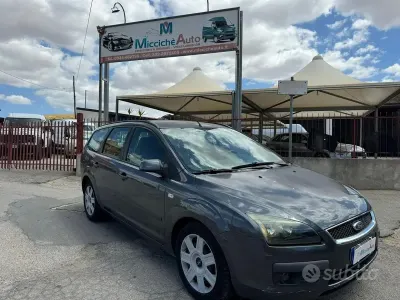 Usata Ford Focus 90 CV (66 kW) 2005 Grigio Station wagon