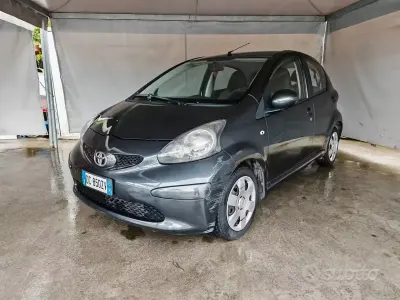 Gebraucht Toyota Aygo Sol 68 PS (50 kW) 2007 Grau Kleinwagen