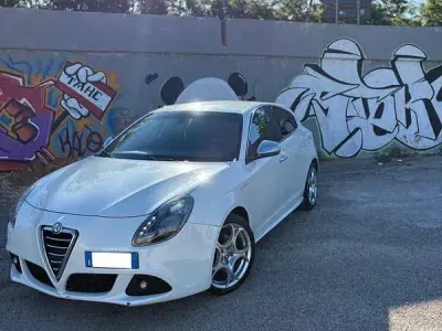 Usata Alfa Romeo Giulietta Progression 170 CV (125 kW) 2010 Bianco Utilitaria