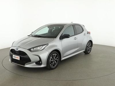 Usata Toyota Yaris Hybrid Lounge 116 CV (85 kW) 2022 Grigio