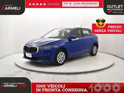 Käytetty Skoda Fabia Ambition 65 HP (47 kW) 2023 Sininen Viistoperä