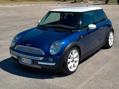 Usata Mini Cooper 116 CV (85 kW) 2002 Blu Utilitaria