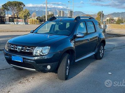 Usata Dacia Duster Lauréate 110 CV (80 kW) 2015 Grigio SUV