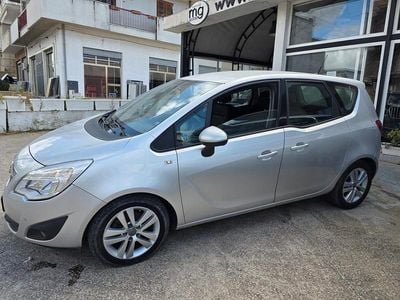 Usata Opel Meriva Cosmo 95 CV (69 kW) 2011 Argento Monovolume