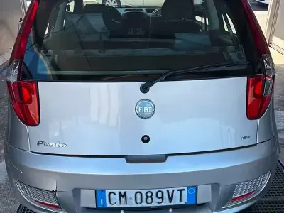 Usata Fiat Punto 80 CV (58 kW) 2004 Utilitaria