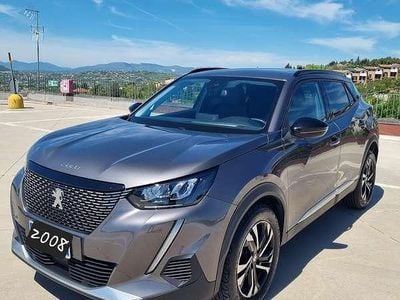 Usado Peugeot 2008 Allure 102 HP (75 kW) 2022 Cinzento SUV