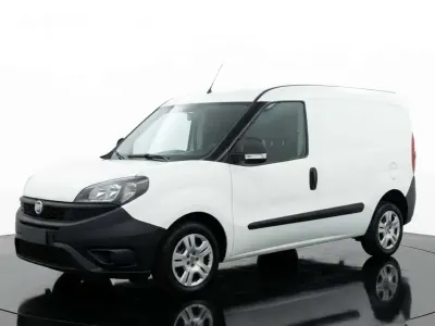 Usata Fiat Doblò S 105 CV (77 kW) 2022 Bianco Monovolume