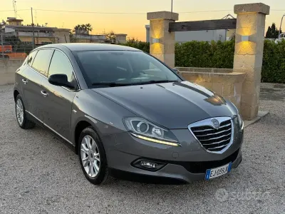 Usata Lancia Delta Gold 105 CV (77 kW) 2011 Grigio Utilitaria
