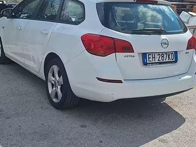 Usata Opel Astra 2011 Bianco Station wagon