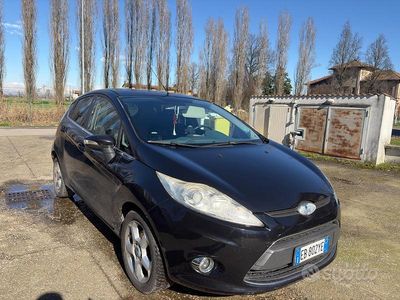 Usata Ford Fiesta 2010 Nero Utilitaria