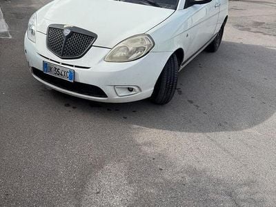 Usata Lancia Ypsilon 105 CV (77 kW) 2007 Bianco Utilitaria