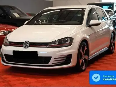 Usata VW Golf VII GTI 230 CV (169 kW) 2016 Pure white Berlina