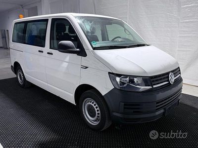 Bianco pastello Usata 2018 VW Caravelle Trendline Monovolume | 15.990 € (Super prezzo)