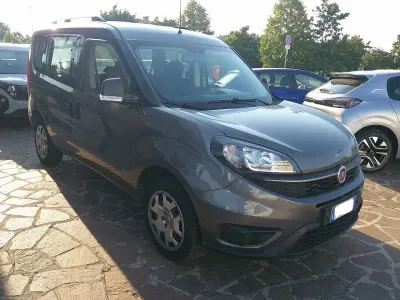 Usata Fiat Doblò Easy 120 CV (88 kW) 2018 Grigio Monovolume