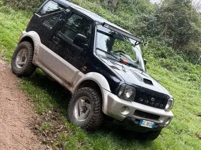 Usata Suzuki Jimny 65 CV (47 kW) 2004 Nero SUV