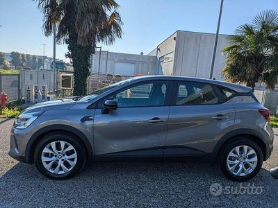 Usata Renault Captur Business 91 CV (66 kW) 2021 Grigio SUV